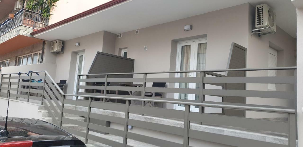 Chriselia 2 Apartment Nea Roda Exterior photo